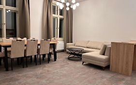 Pearl Bee Deluxe Suites